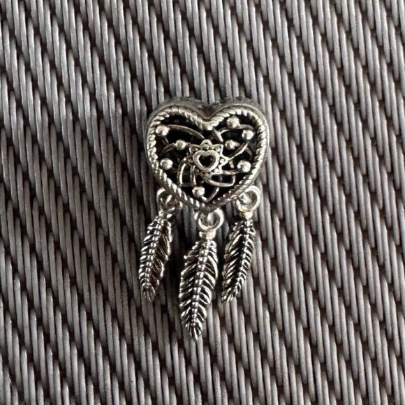 Pandora bracelet and charms - Picture 5 of 6